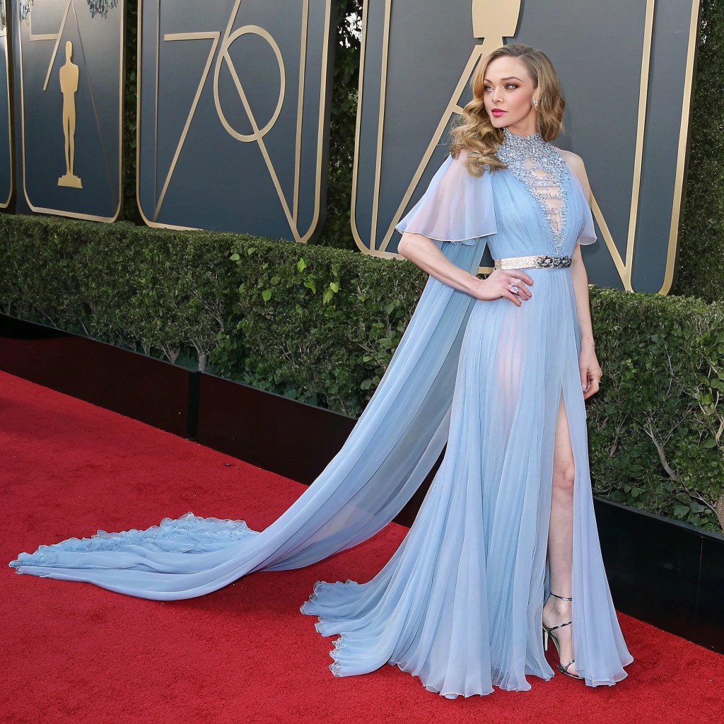Amanda Seyfried wearing Light Spring colors