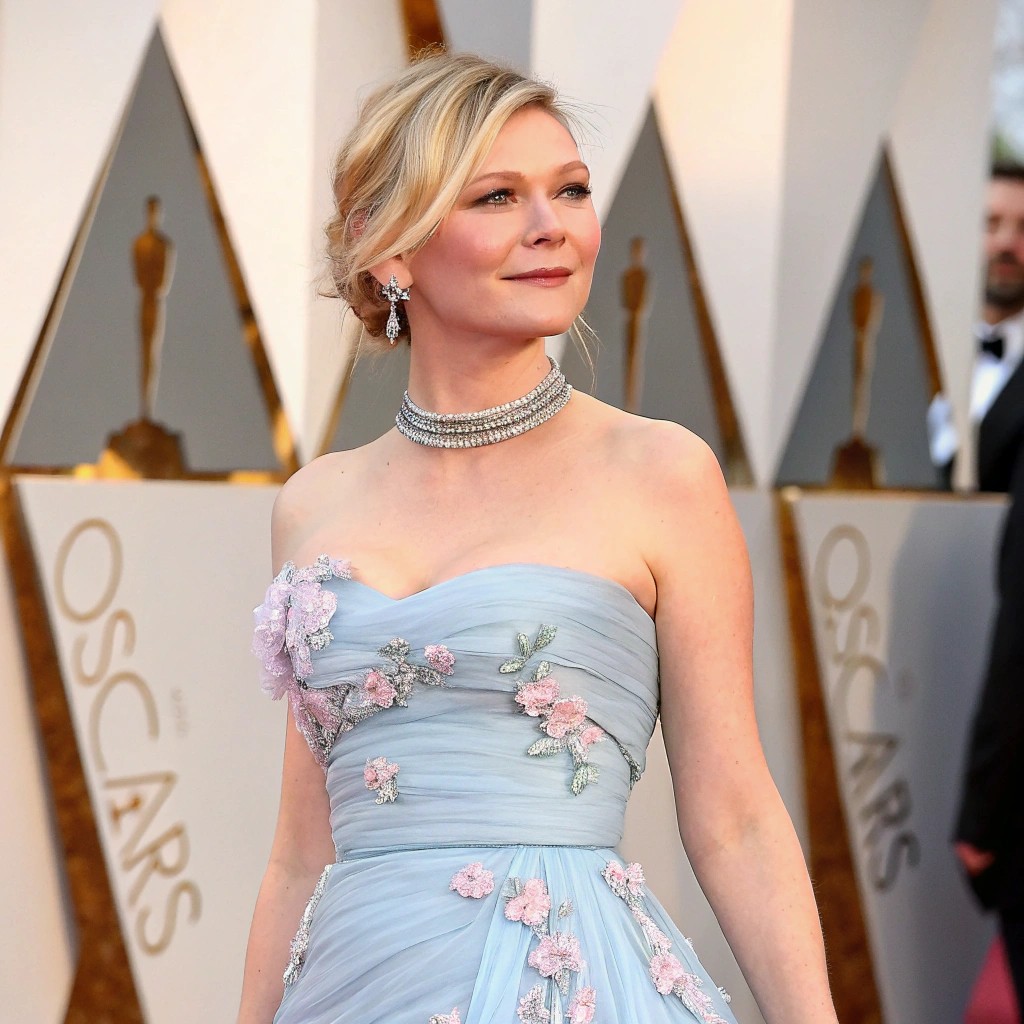 Kirsten Dunst wearing Light Summer colors